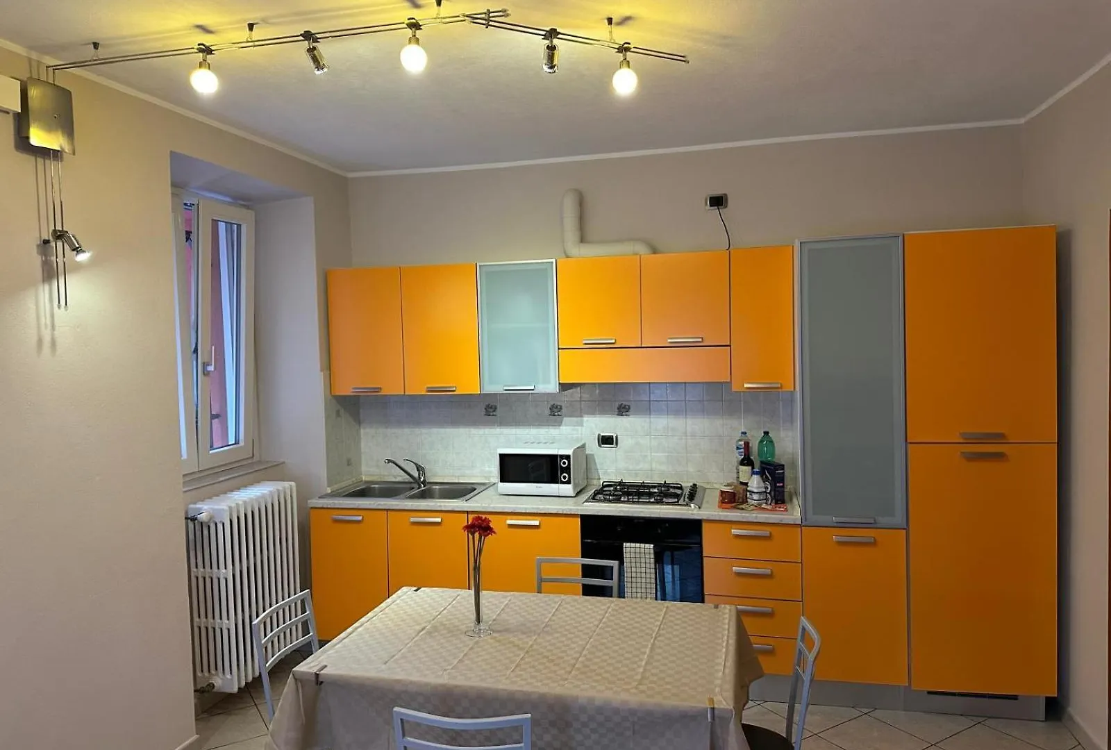 Orange Apartment Lezzeno 0*,